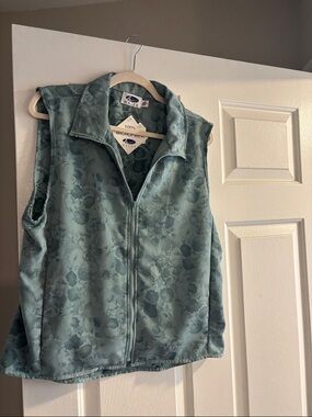 Sport Haley Sage Green Floral Golf Microfiber Vest.